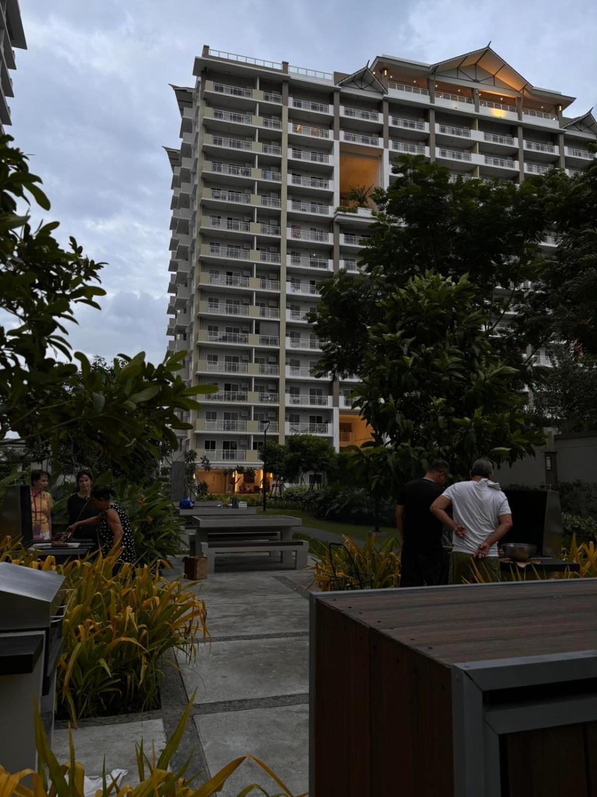 2 Bedroom Condo Unit Near Sm Bf & Naia At The Atherton By Dmci With 2 Balcony Paranaque City Luaran gambar
