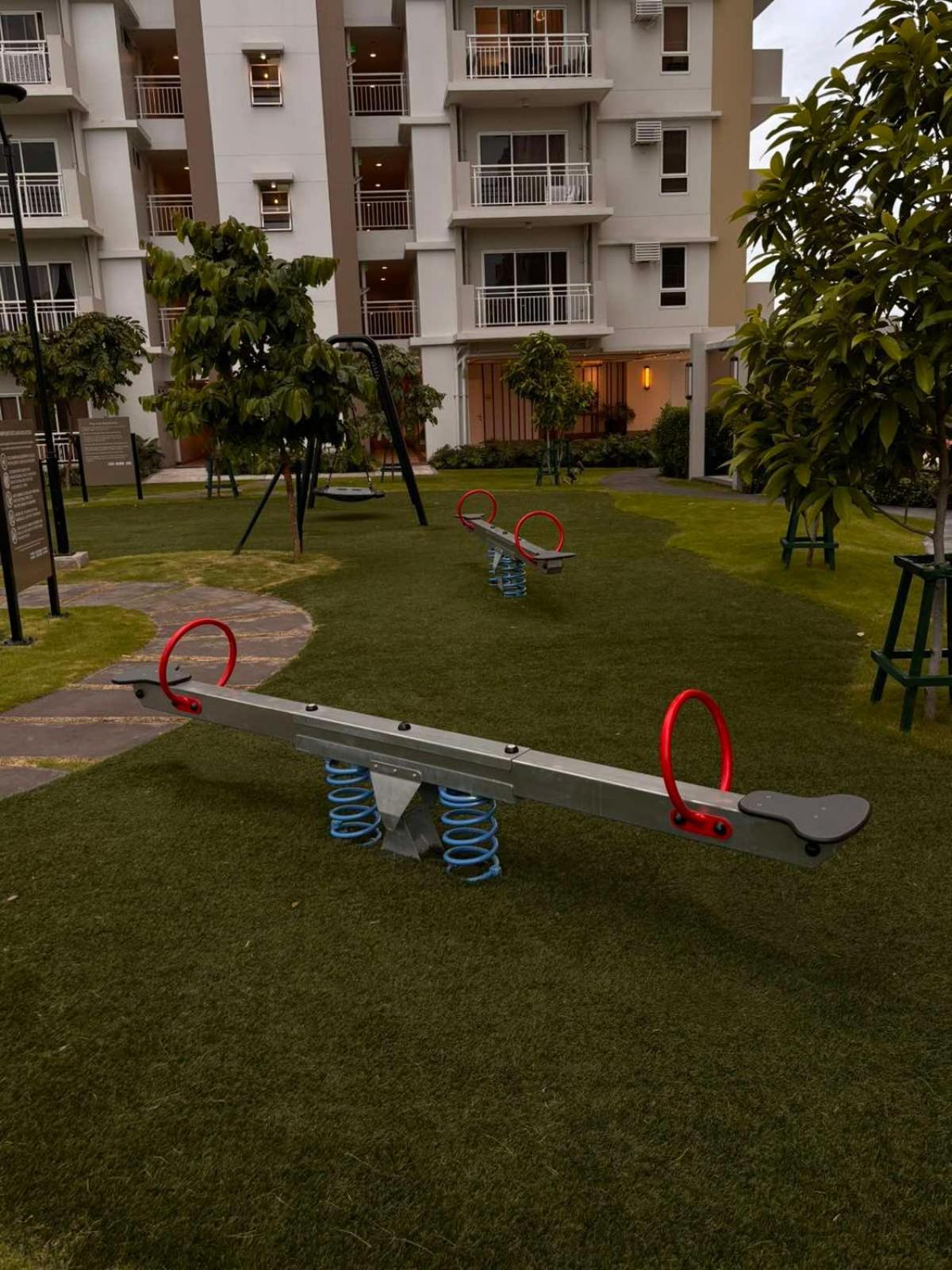 2 Bedroom Condo Unit Near Sm Bf & Naia At The Atherton By Dmci With 2 Balcony Paranaque City Luaran gambar